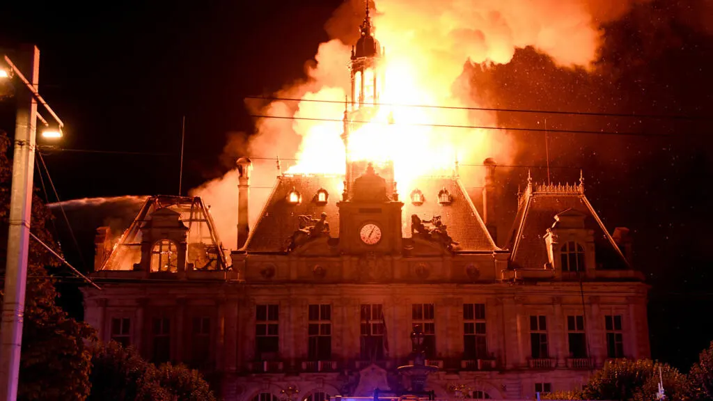 Image accompanying: France protests: Who are the people arrested during the unrest?