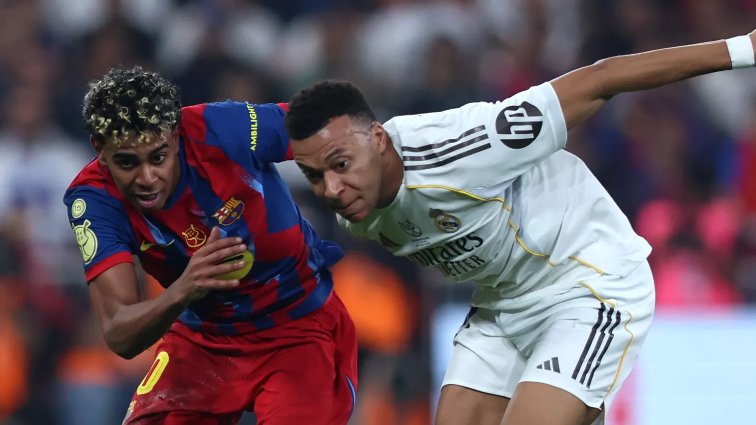 صورة مرافقة للخبر: برشلونة يكتسح ريال مدريد وأتلتيكو في معركة الأرقام التحكيمية