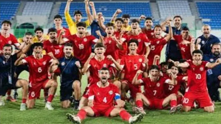 صورة مرافقة للخبر: “فتيان الأرز” يتوّجون أبطالاً لغرب آسيا تحت 17 عاماً… إنجاز تاريخي في العقبة