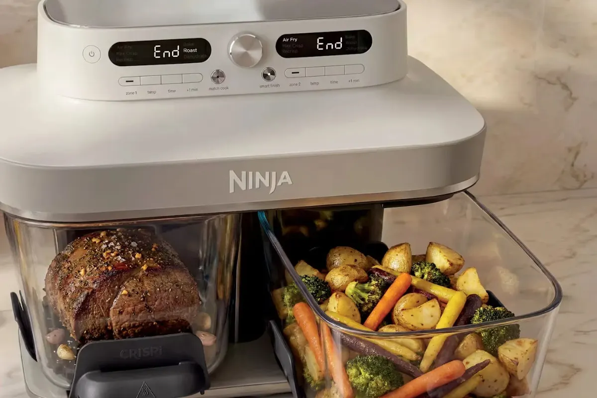 Image accompagnant : Encore plus pratique que le modèle classique, Ninja dévoile son nouvel air fryer en verre Crispi DualZone