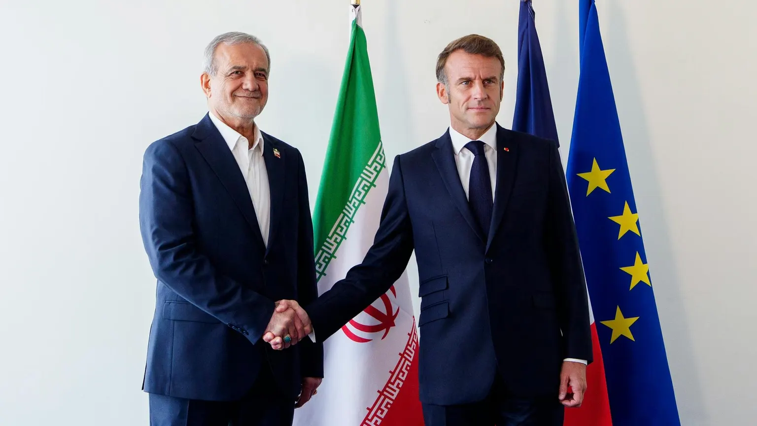 صورة مرافقة للخبر: حصري: عروض أميركية "مهينة" تضع الرئيس الإصلاحي الإيراني بين المطرقة والسندان