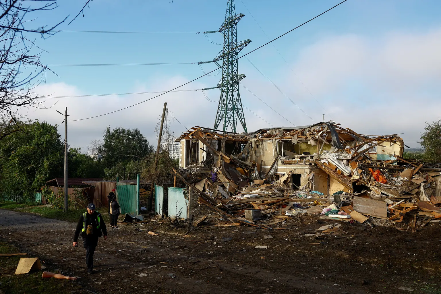 Image accompanying: Russia strikes 9 Ukrainian regions as a new report shows a spike in civilian casualties