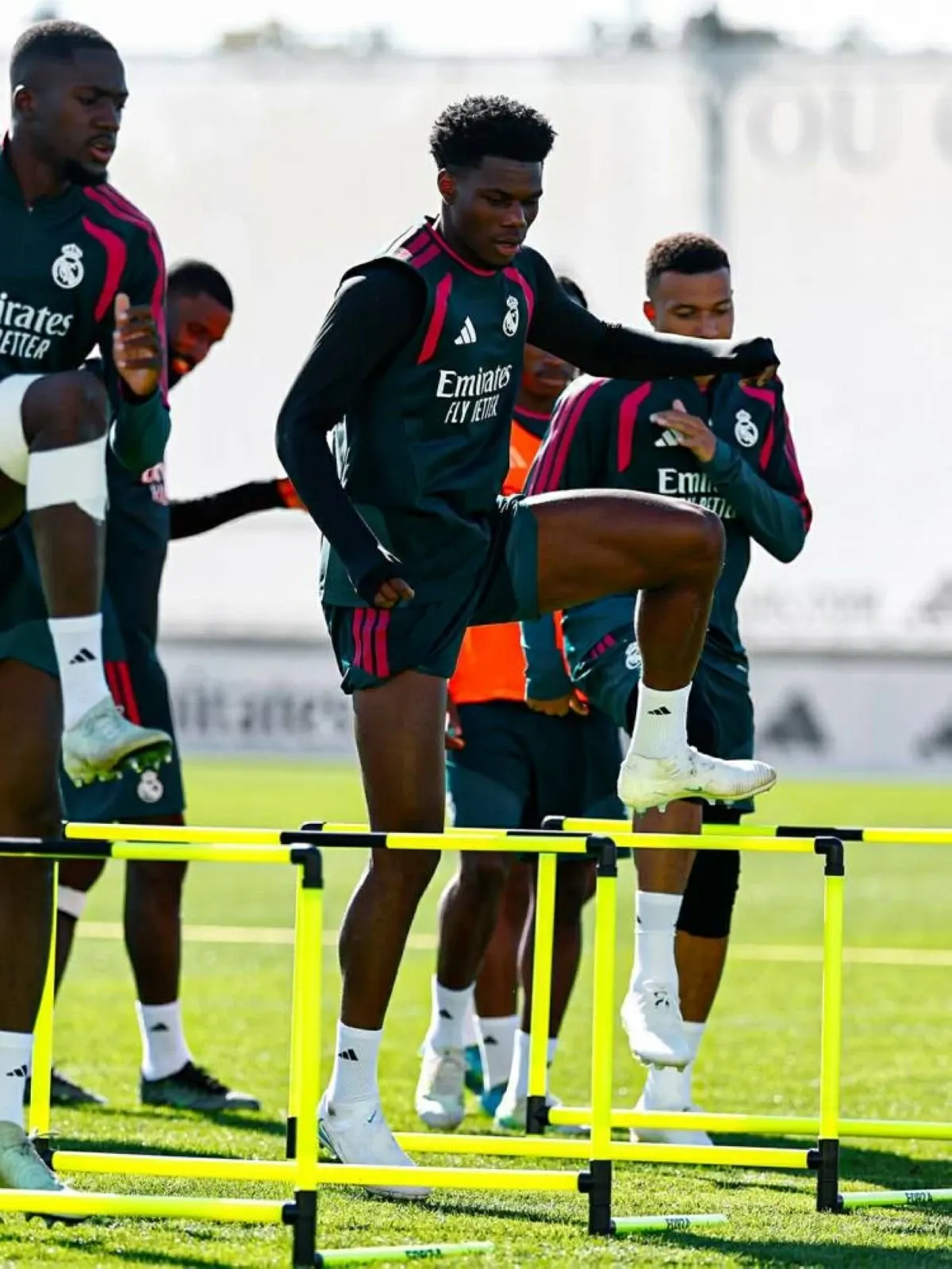صورة مرافقة للخبر: جماهير الملكي تتساءل.. هل يتكرر شهر ريال مدريد «المظلم» مجدداً؟