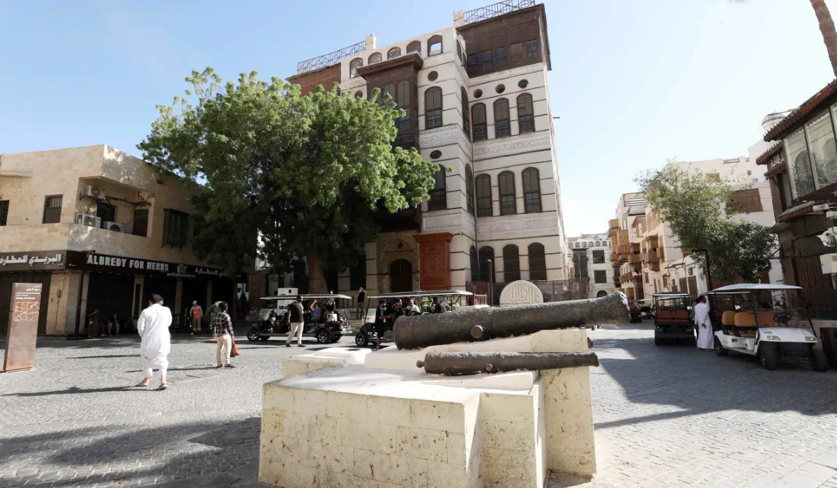 Image accompanying: Jeddah residents and visitors express confidence as daily life continues amid regional tensions