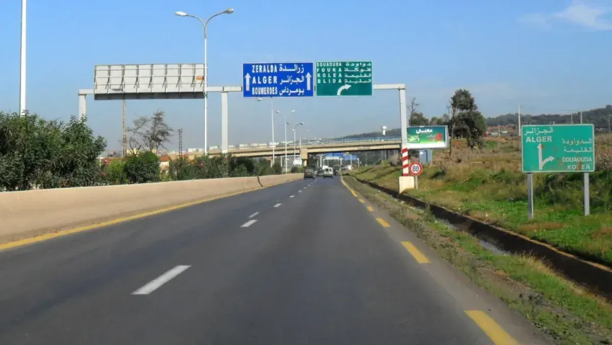 صورة مرافقة للخبر: غلق مؤقت للطريق السريع بين بواسماعيل وحدود ولاية الجزائر