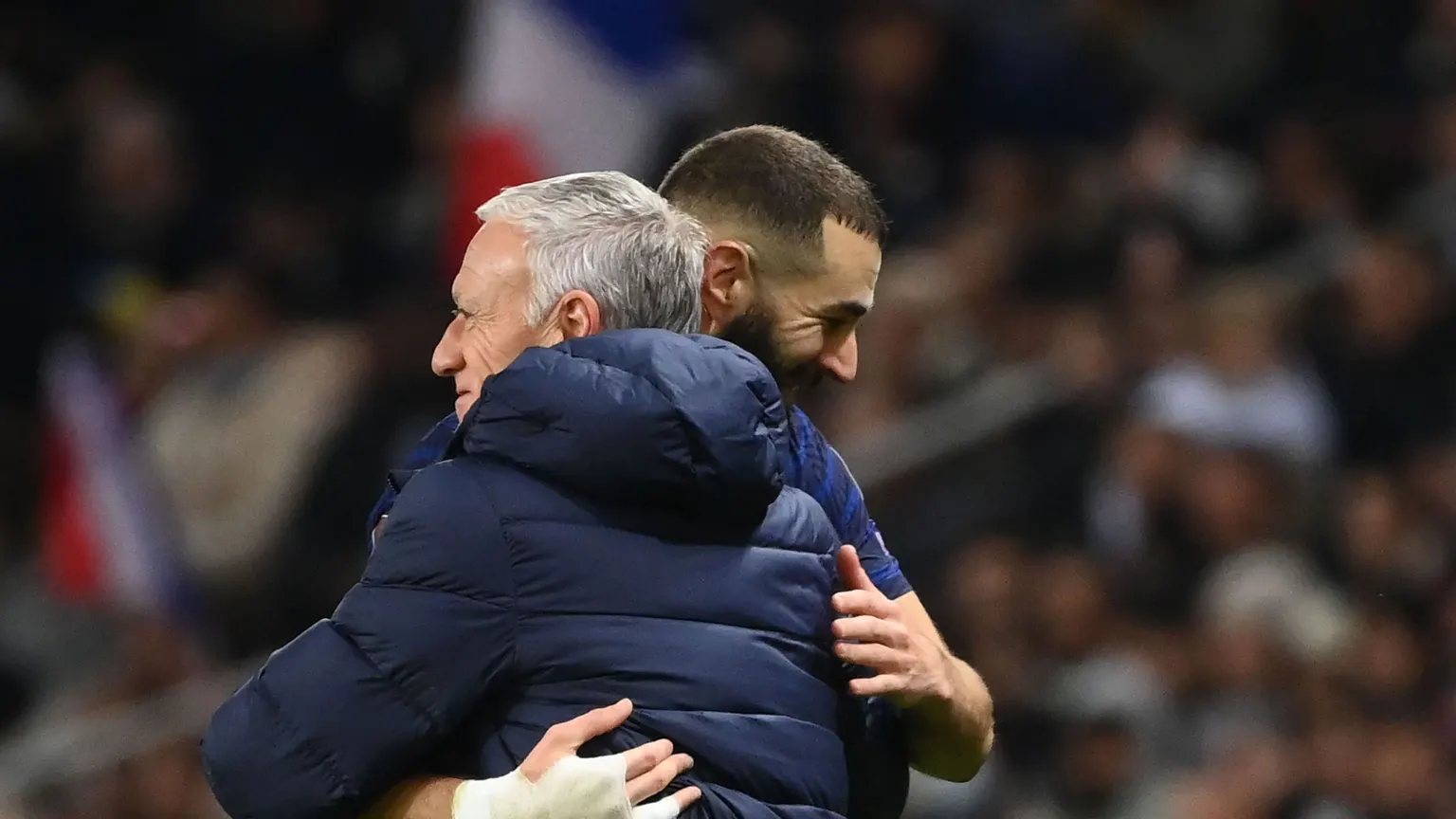 صورة مرافقة للخبر: ملف استبعاد بنزيما لم يغلق بعد.. ديشامب من منتخب فرنسا إلى ساحات القضاء