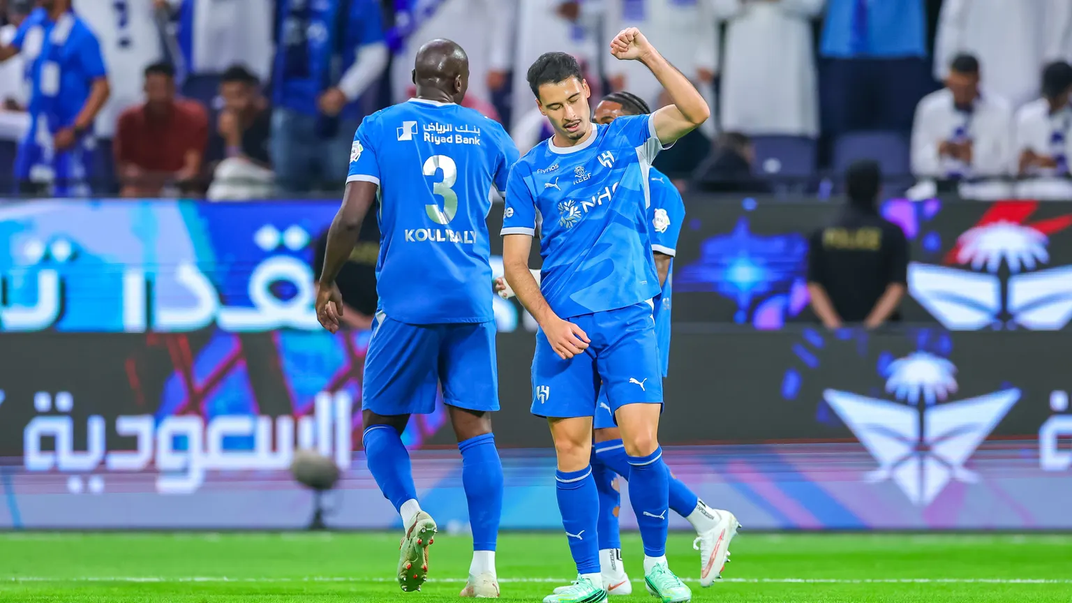 صورة مرافقة للخبر: بعد 13 عامًا.. أجانب الهلال يكتبون تاريخًا جديدًا في الكلاسيكو