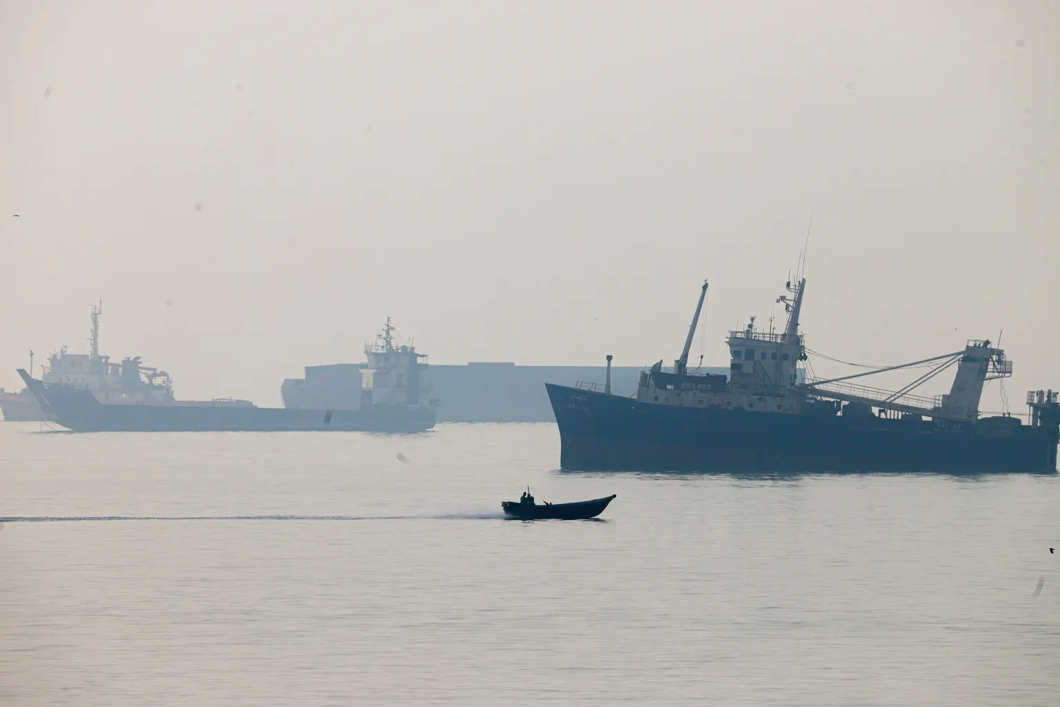 Image accompanying: Iran ships some LPG, jet fuel despite US blockade, data shows
