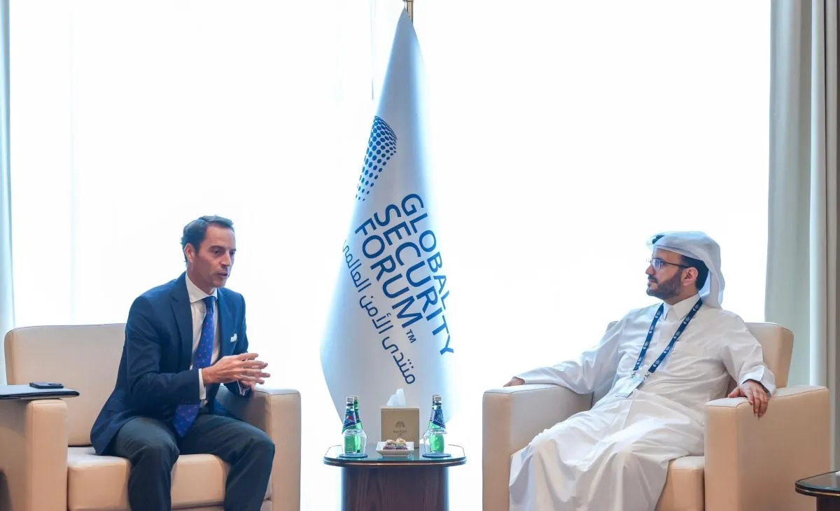 صورة مرافقة للخبر: د. ماجد الأنصاري يجتمع مع الممثل الخاص للأمين العام لحلف الناتو لدول الجوار الجنوبي