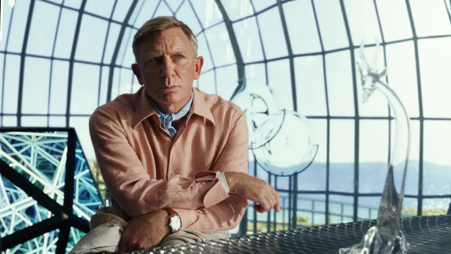 Image accompanying: 5 movies like 'Knives Out' to scratch the funny murder mystery itch