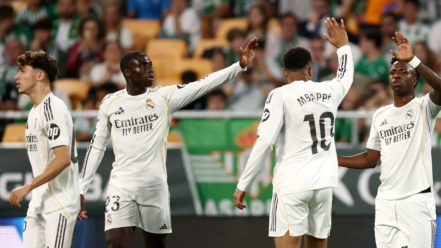 صورة مرافقة للخبر: عودة لم يتوقعها أحد.. نجم ريال مدريد يغادر سجن الإصابة