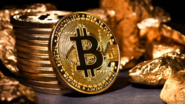 صورة مرافقة للخبر: "بيتكوين" يتراجع دون 81 ألف دولار.. وتحركات المحافظ المؤسسية تعزز آمال التعافي