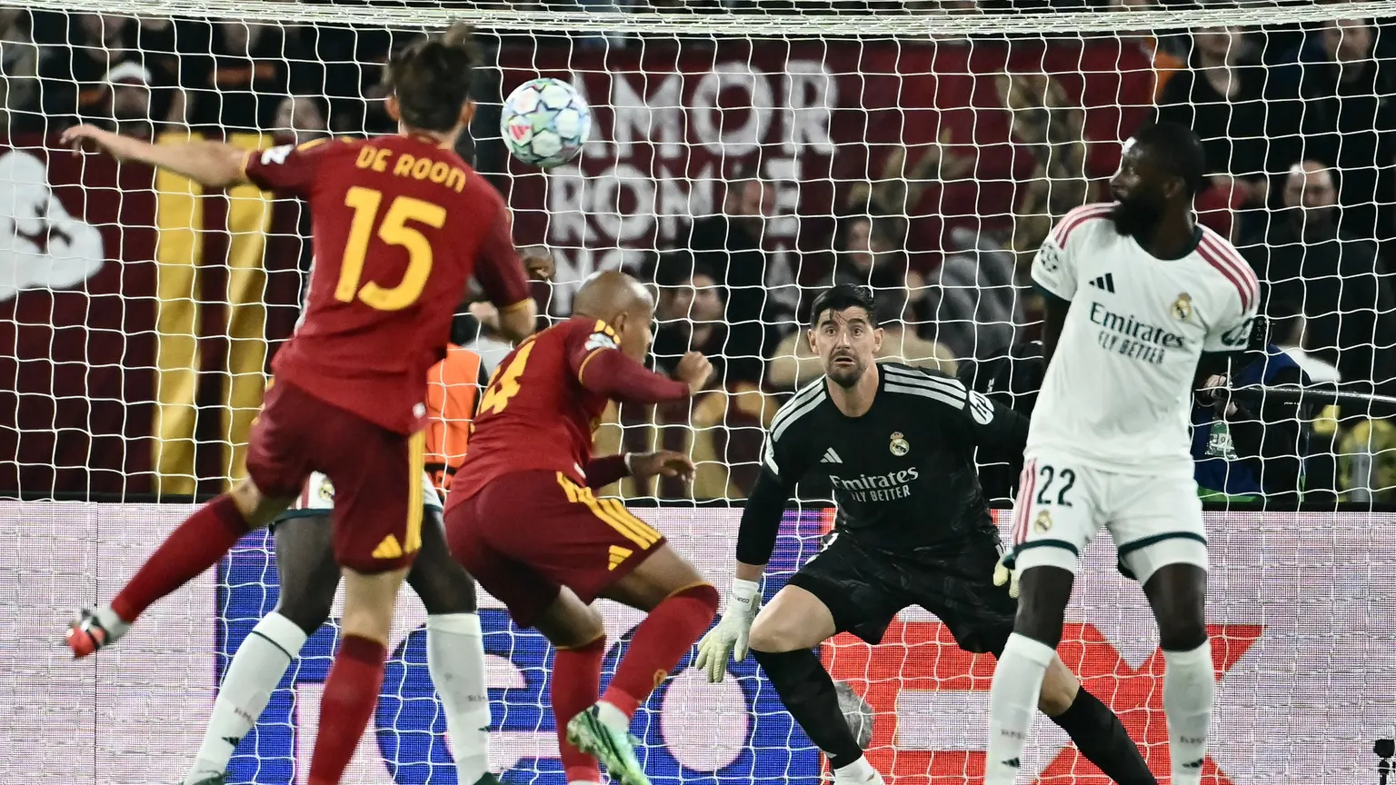 صورة مرافقة للخبر: بالفيديو.. دي رون يحطم أسطورة باتيستوتا من بوابة ريال مدريد