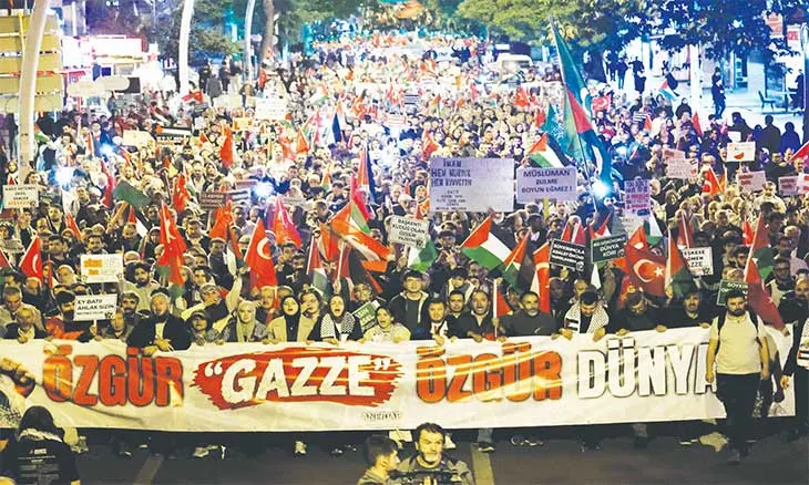 صورة مرافقة للخبر: مصادر: الانتخابات الفلسطينية ستؤجل… وإسرائيل تواصل التصعيد في غزة والضفة