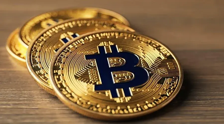 صورة مرافقة للخبر: الولايات المتحدة تسحب قاعدة الإبلاغ المقترحة بشأن محافظ العملات المشفرة الخاصة بقيمة 10,000 دولار