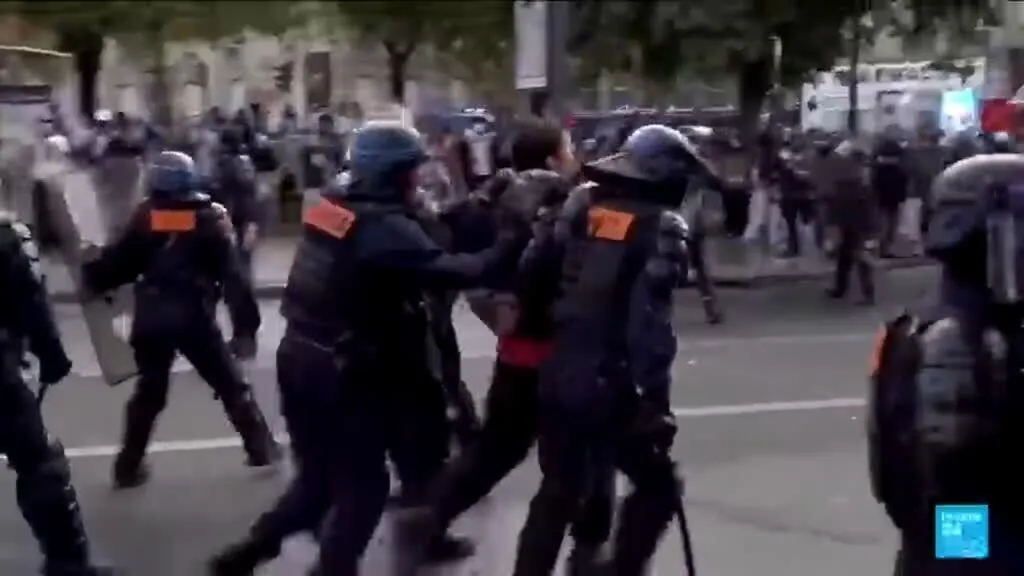 Image accompanying: As elections near, how are French political parties reacting to student protests?
