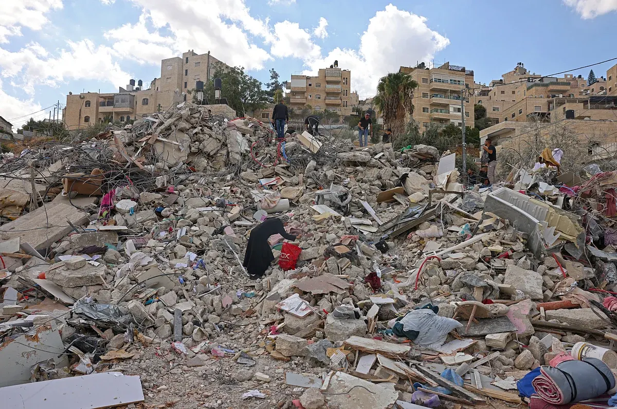 Image accompanying: Palestinian Authority says Israel blocked election officials from Jerusalem, Gaza