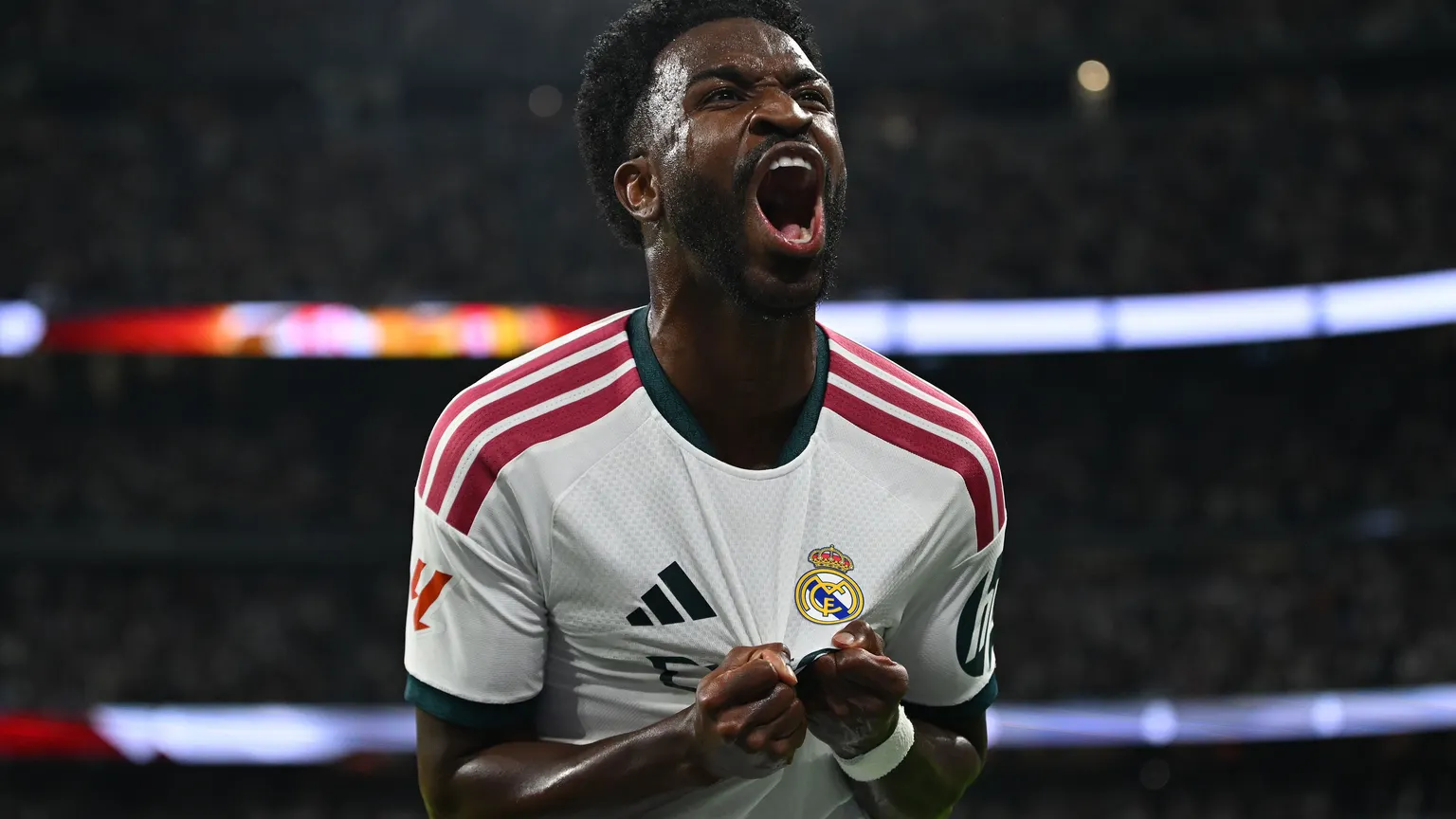 صورة مرافقة للخبر: بالفيديو: ديوماندي يحرز أول أهدافه مع ريال مدريد.. وبطاقة حمراء لفينيسيوس بعد التسجيل