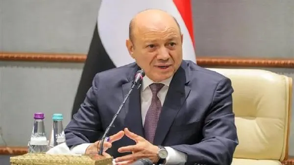 صورة مرافقة للخبر: مجلس القيادة الرئاسي اليمني يدين هجوم المليشيات الإرهابي على مطار الملك خالد بالرياض