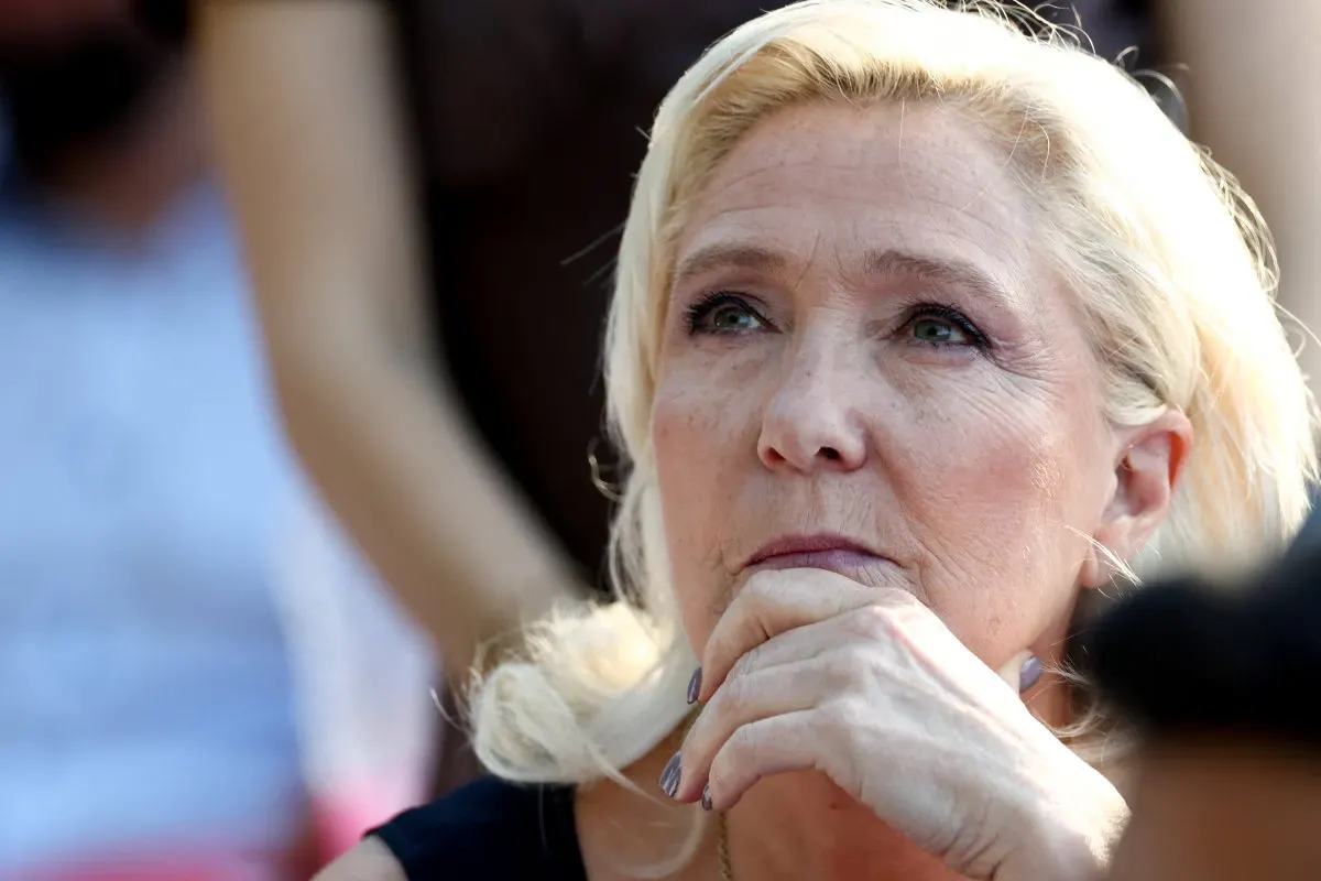 Image accompanying: ‘Stay humble’, Macron tells Le Pen as French vote looms