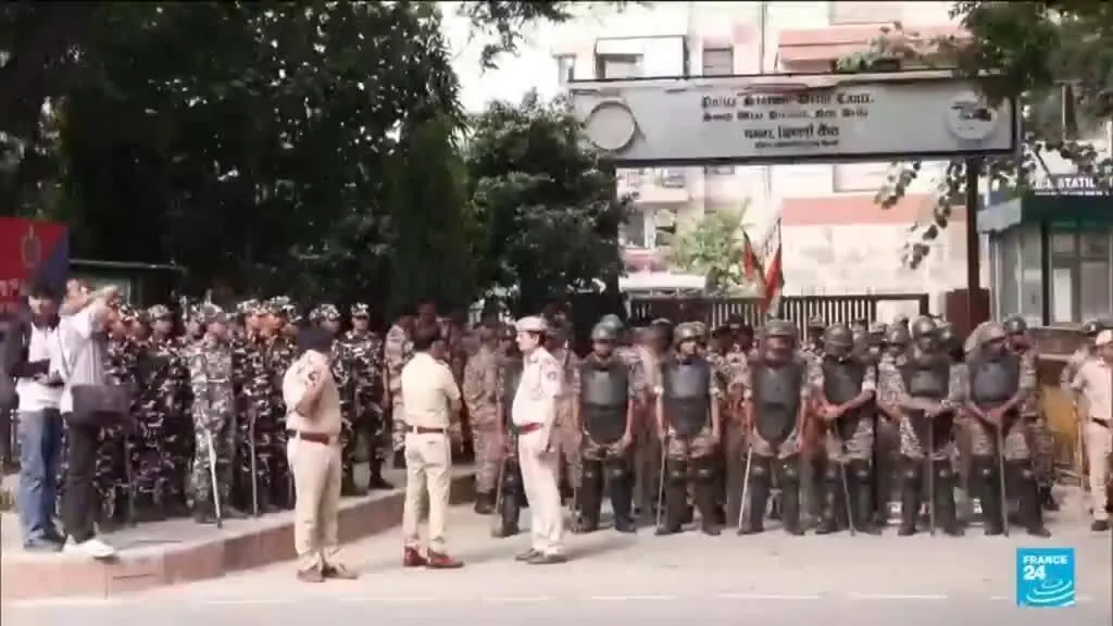 صورة مرافقة للخبر: رئيس حركة "الصراصير" يقول إن مودي "أجلب العار" على الهند بعد الإفراج عنه