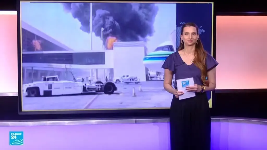 صورة مرافقة للخبر: الهجوم على مطار الرياض. هل المشاهد لأولى لحظات استهداف مسافرين؟