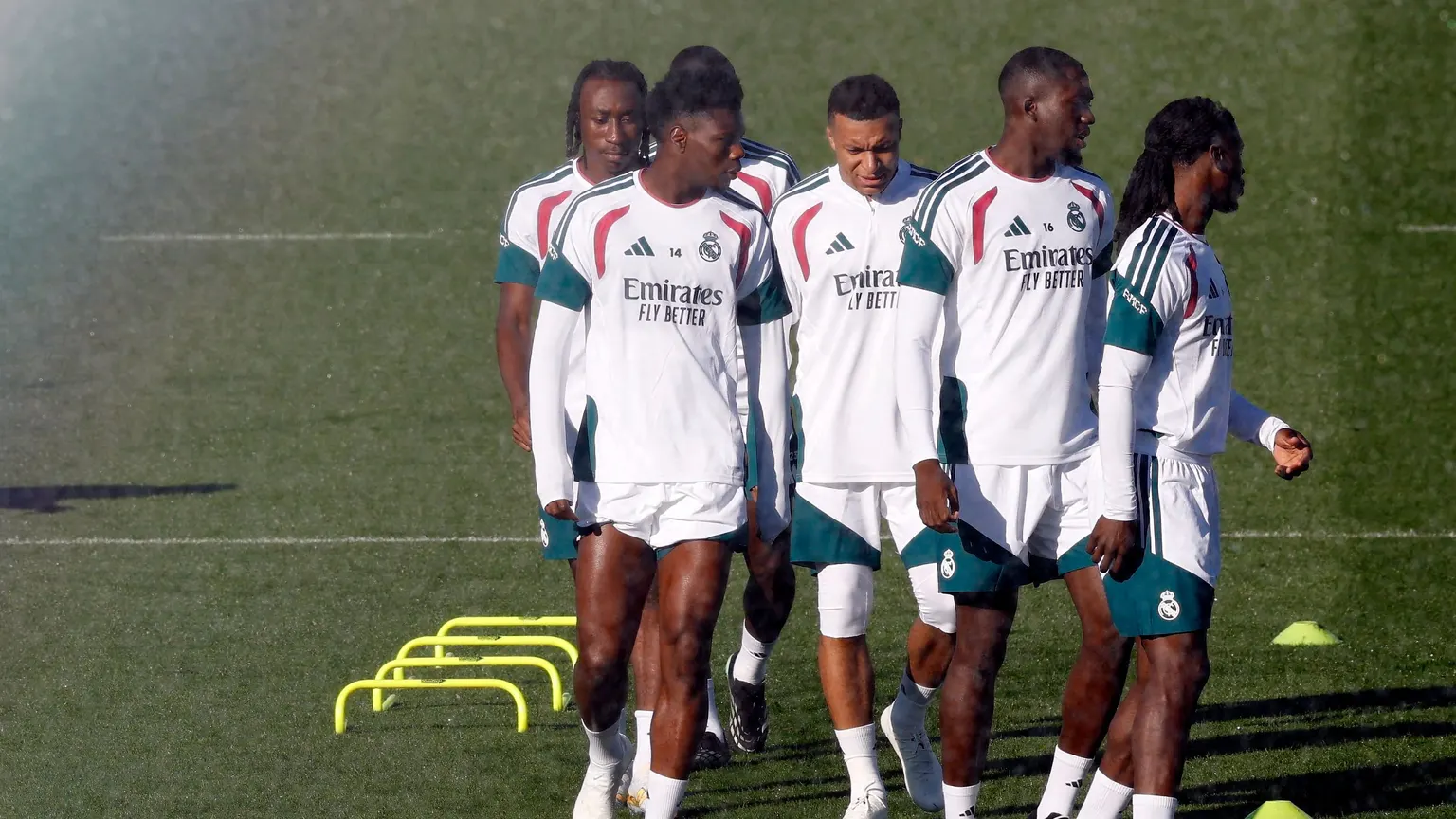 صورة مرافقة للخبر: مفارقة مؤلمة.. معركة لايبزيج لإثبات أنه ليس مجرد متجر لريال مدريد