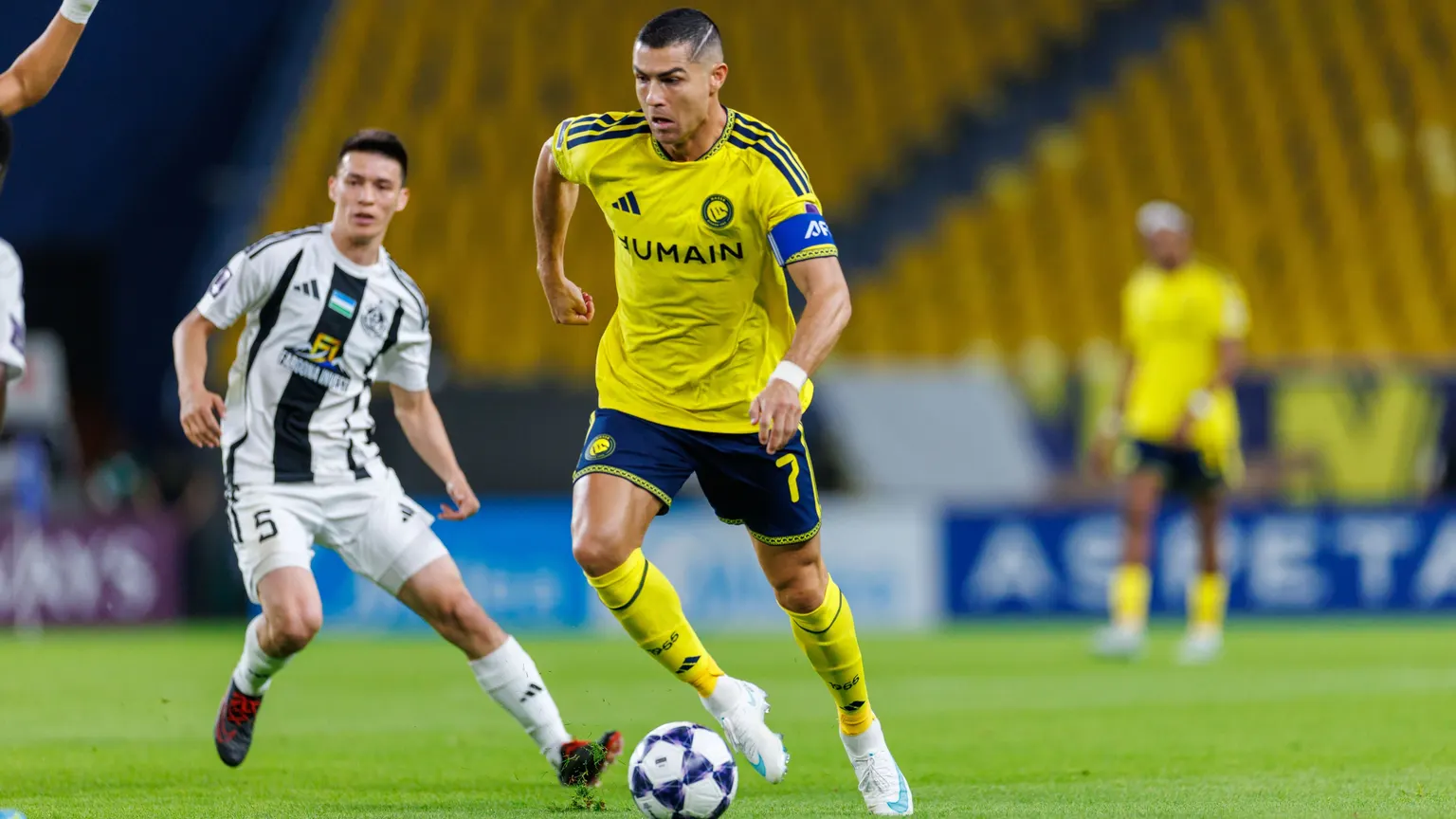 صورة مرافقة للخبر: فيديو: النصر يستعيد عافيته الآسيوية في ليلة الإصابات وتوهج رونالدو