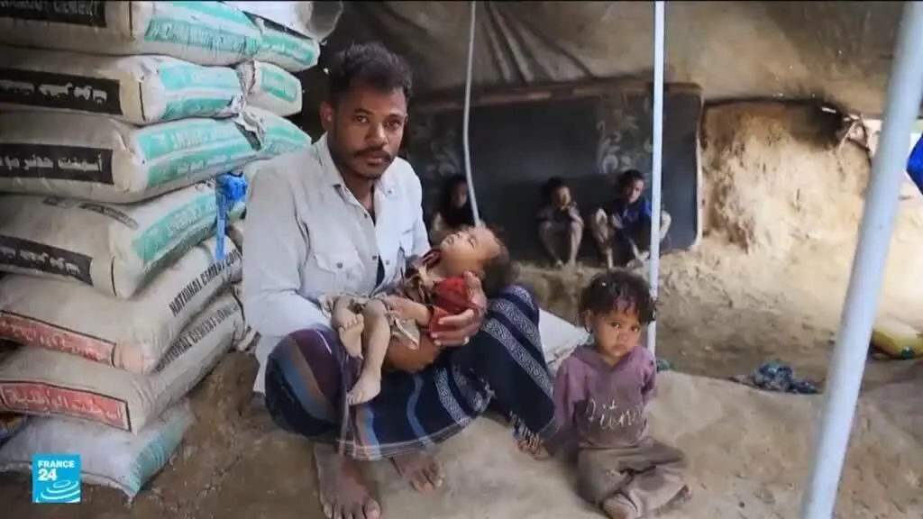 صورة مرافقة للخبر: اليمن بين نيران الحرب ومأساة النزوح.. ربع مليون مشرد على وقع اشتداد المعارك