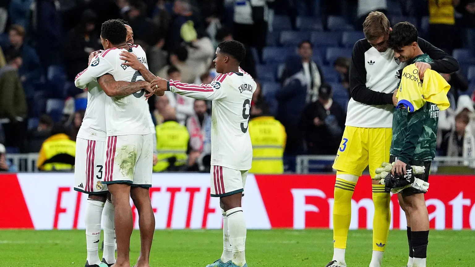 صورة مرافقة للخبر: صحفي إسباني يفجرها: ريال مدريد أكثر المستفيدين تاريخيًا من التحكيم!