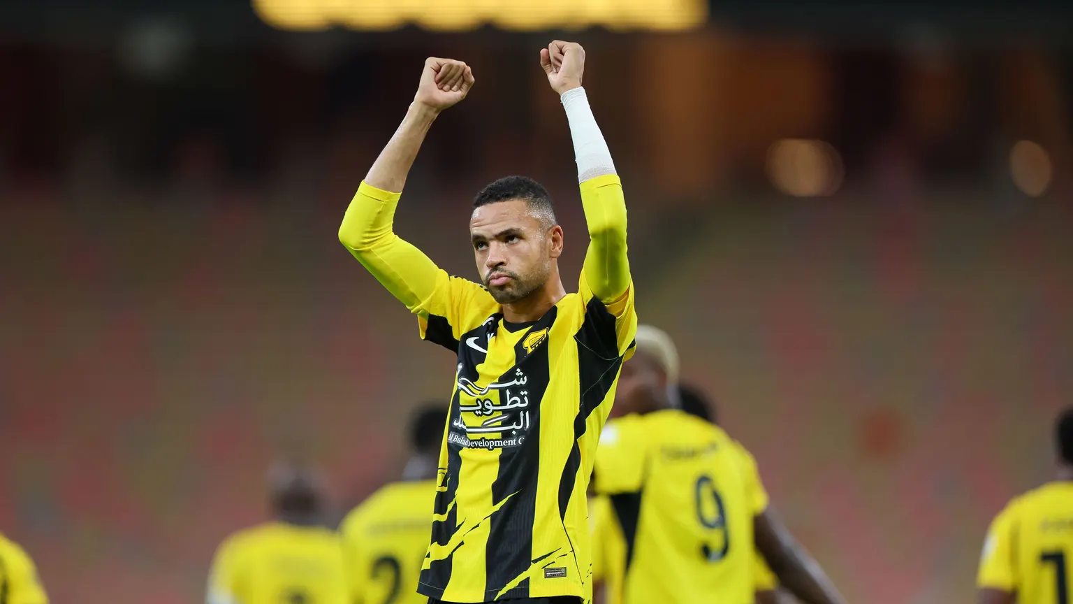 صورة مرافقة للخبر: فيديو: صاروخ النصيري يفاجئ بونو.. وعناق مغربي بالكلاسيكو