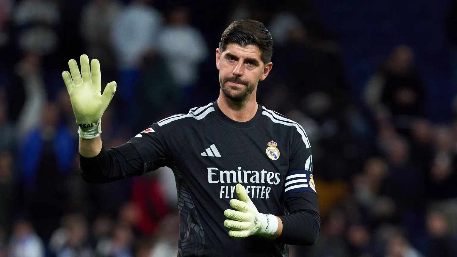 صورة مرافقة للخبر: عاجل.. ريال مدريد يعلن غياب كورتوا عن الكلاسيكو