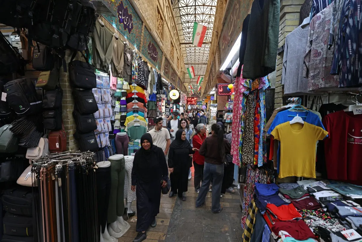 صورة مرافقة للخبر: «الإفلاس»: تجار إيران يعانون مع تراجع الطلب بسبب الحرب