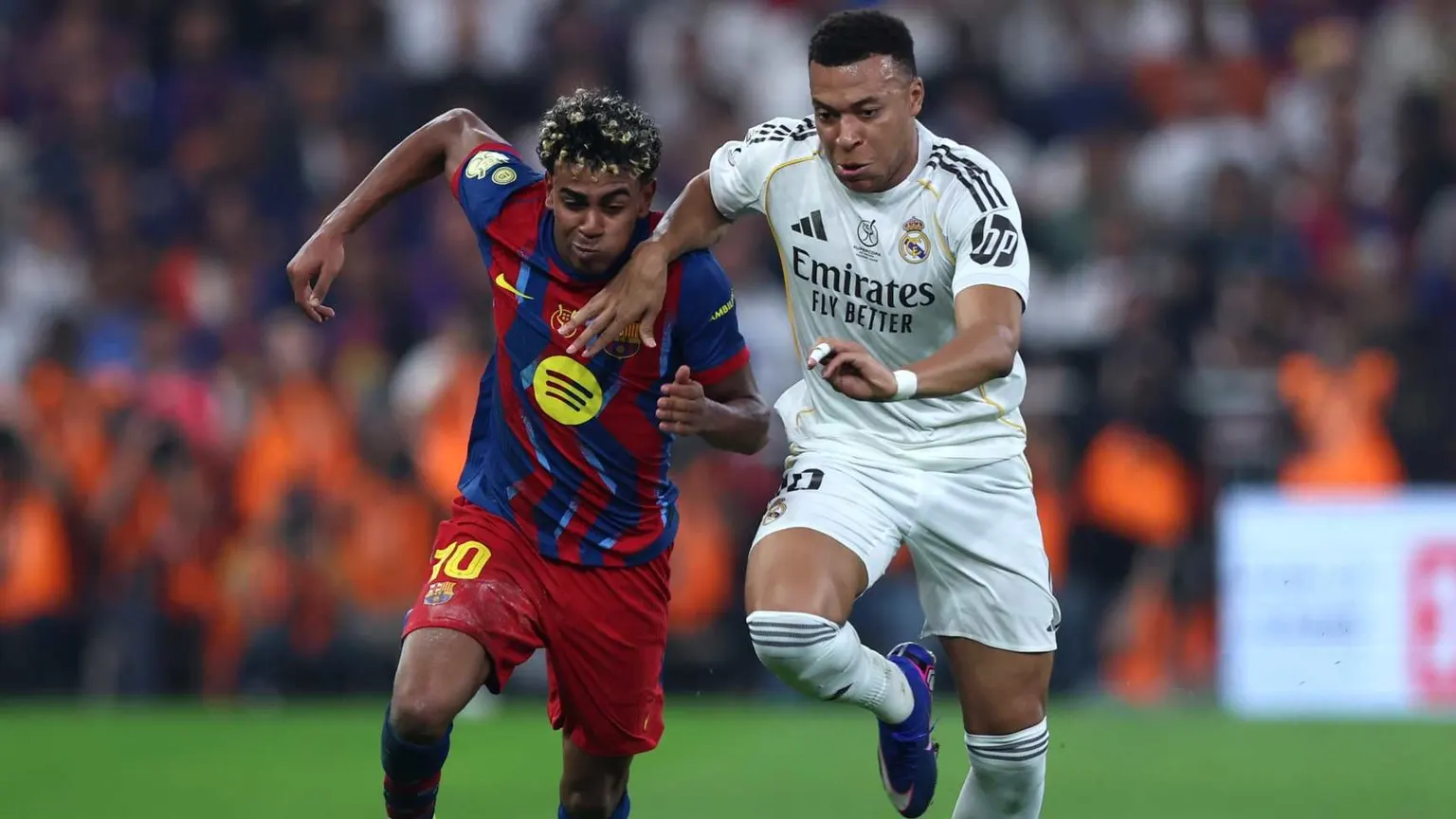 صورة مرافقة للخبر: الذكاء الاصطناعي يجيب.. ما النتيجة المتوقعة لكلاسيكو برشلونة وريال مدريد؟