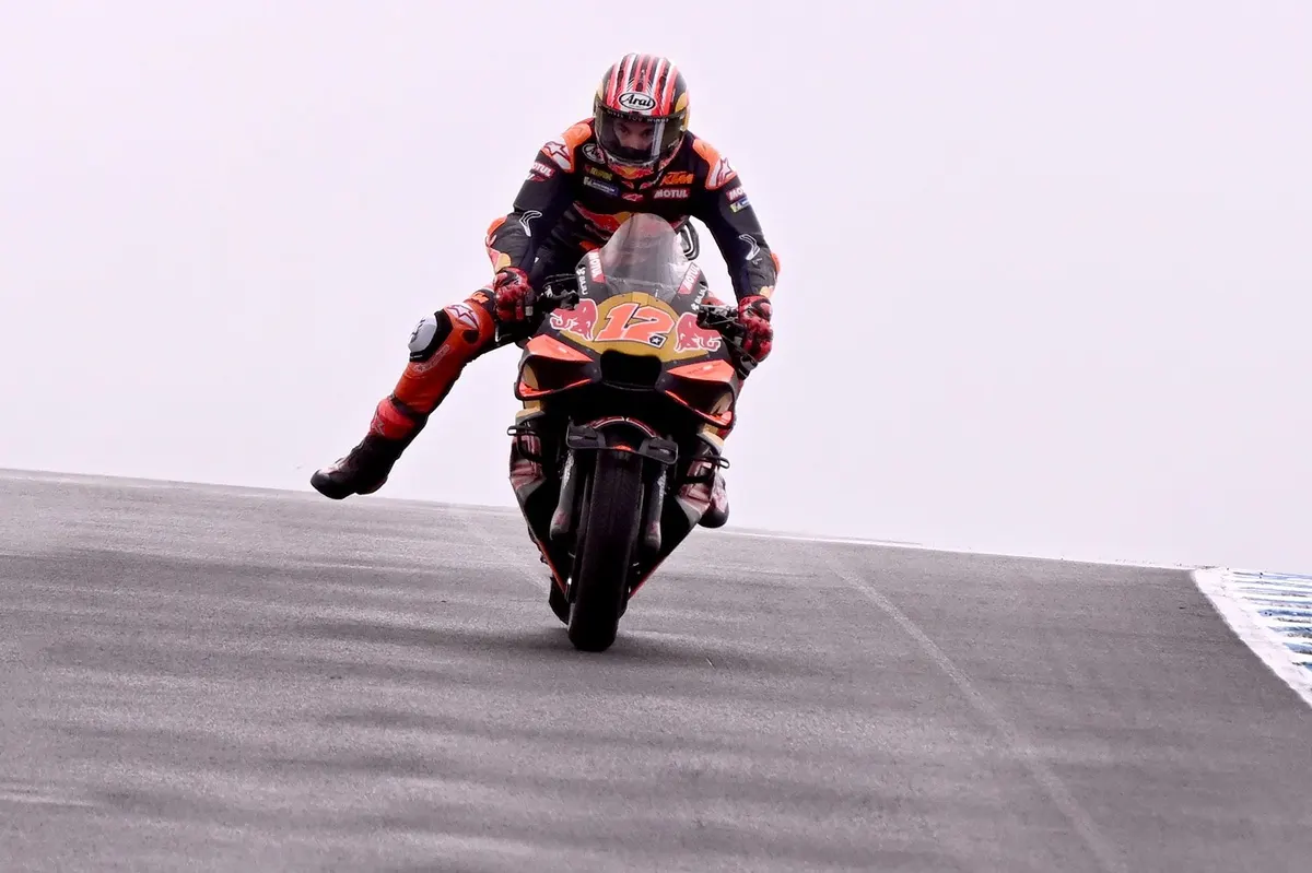 Image accompanying: Vinales: “If I stay at home, I don’t get paid”