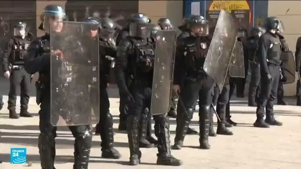 صورة مرافقة للخبر: فرنسا تنشر قوات عسكرية لتعزيز الشرطة في تأهب لاحتجاجات السبت