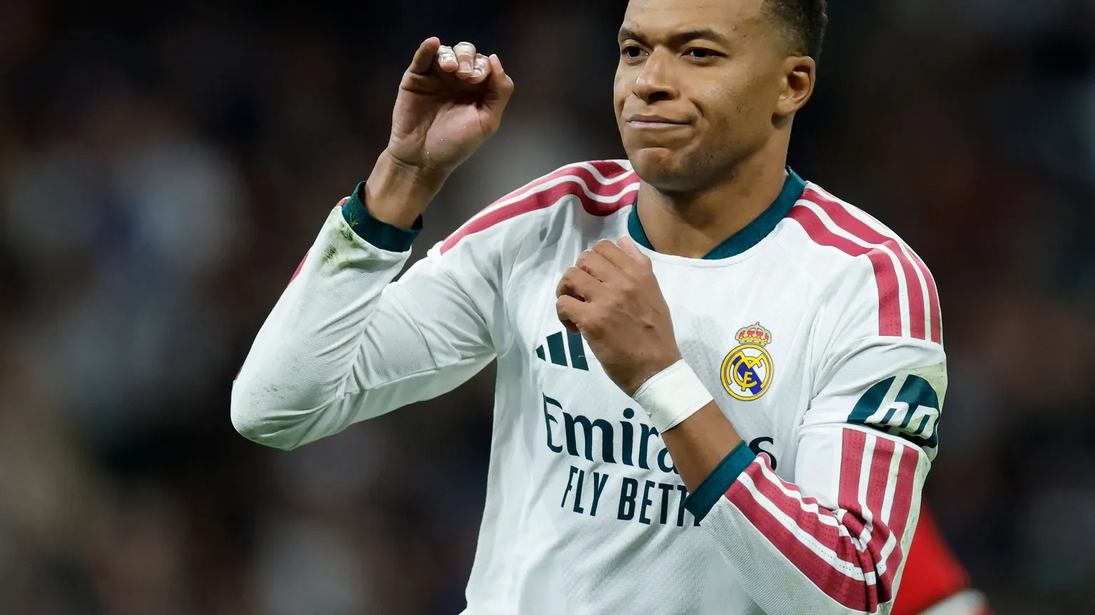 صورة مرافقة للخبر: يكشف سر إصراره على أنه "أفضل لاعب في العالم"