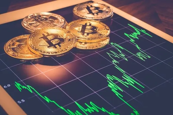 صورة مرافقة للخبر: بيتكوين وإيثريوم وإكس آر بي ودوجكوين تتراجع مع بلوغ عوائد سندات الخزانة أعلى مستوياتها: محلل يشير إلى "فرصة دخول استثنائية" في بيتكوين