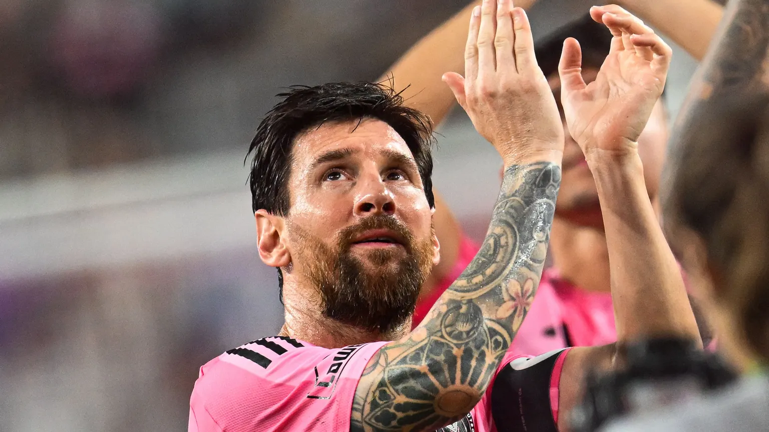 صورة مرافقة للخبر: ما القنوات الناقلة لمباراة إنتر ميامي ونيويورك سيتي في الدوري الأمريكي 2026؟ وكيف تشاهدها عبر الإنترنت؟
