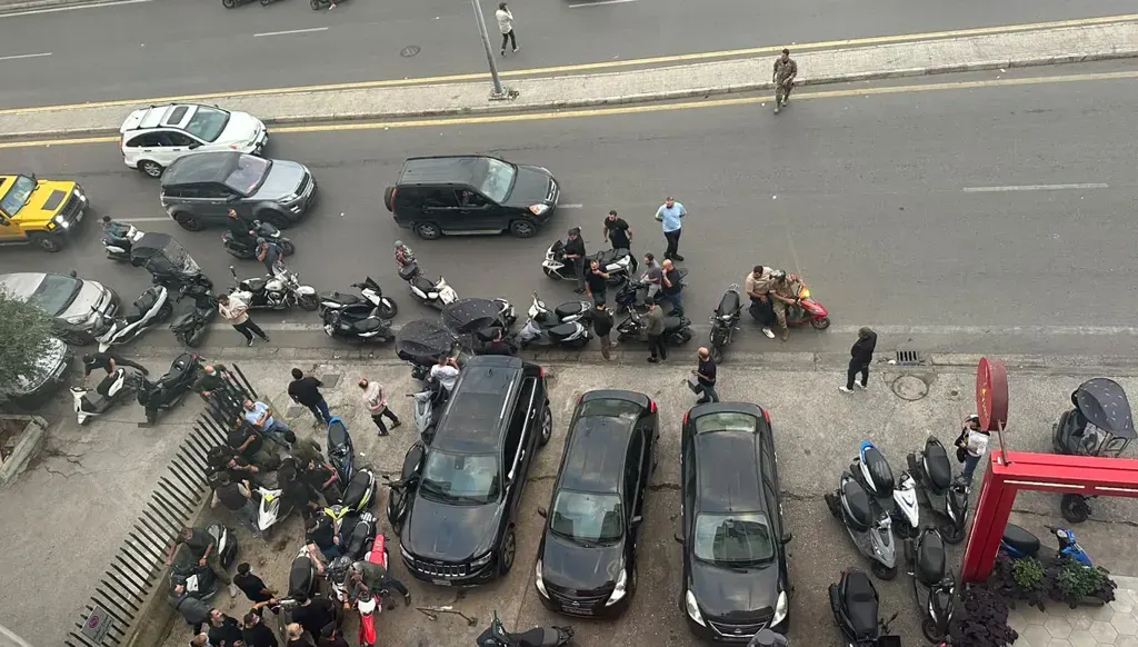 Image accompanying: Lebanese security forces seal Beirut medicine warehouse after men try to block raid