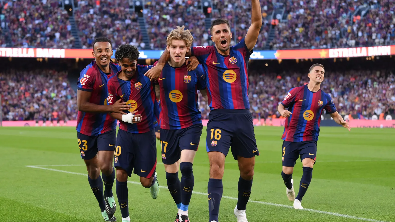 صورة مرافقة للخبر: 18 انتصارًا تخبئ رسالة تهديد.. ماذا ينتظر ريال مدريد في كامب نو؟