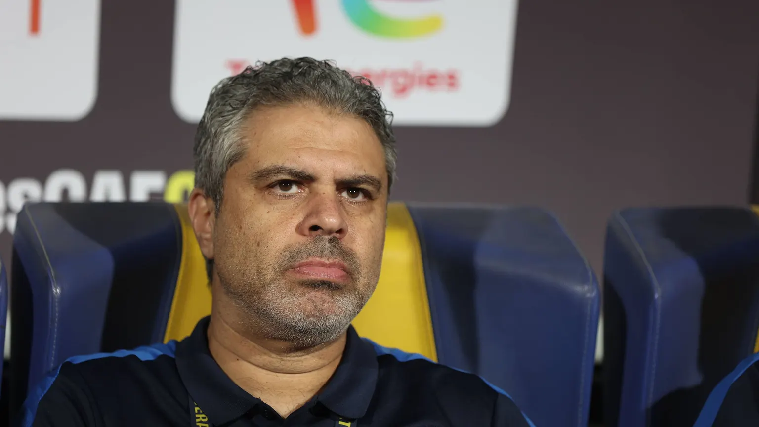صورة مرافقة للخبر: مدرب الزمالك في غرفة العمليات بعد صدمة القمة.. وزوجته: ربنا يطمنّا عليك