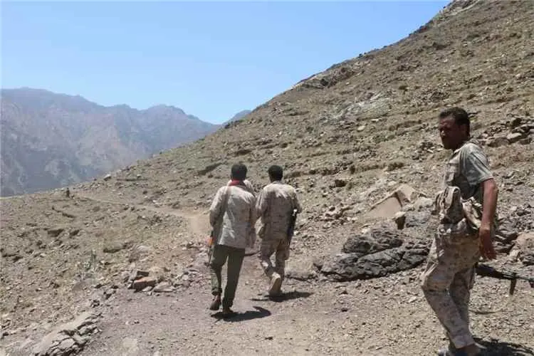 صورة مرافقة للخبر: بين خنادق صبر وجحيم الأقروض.. المليشيا تتجرع خسائر فادحة والجيش الوطني يكسر محاولة تقدم جديدة