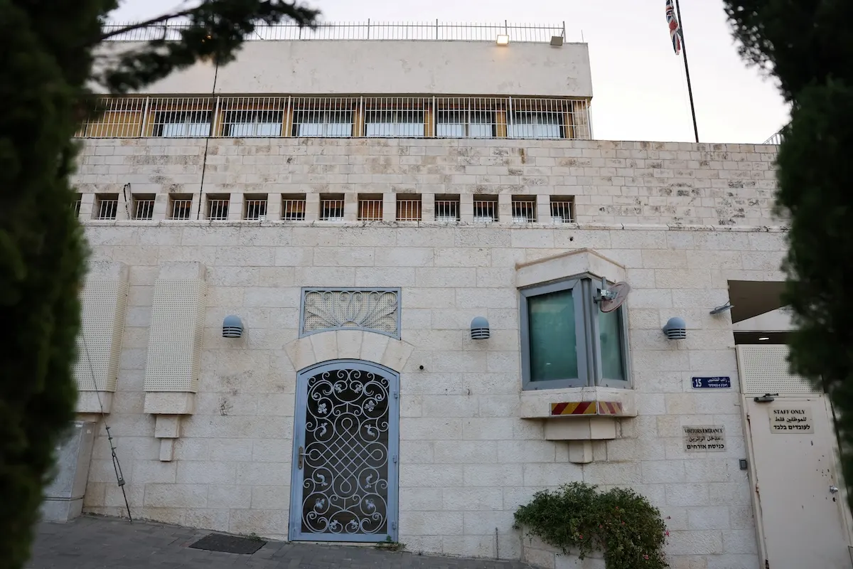 صورة مرافقة للخبر: القنصلية البريطانية في القدس الشرقية تصبح بعثة بعد أمر إسرائيلي بإغلاقها