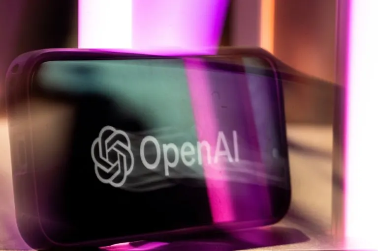 Image accompagnant : Micro caché chez OpenAI : un ingénieur saoudien inculpé, Washington invoque la sécurité nationale