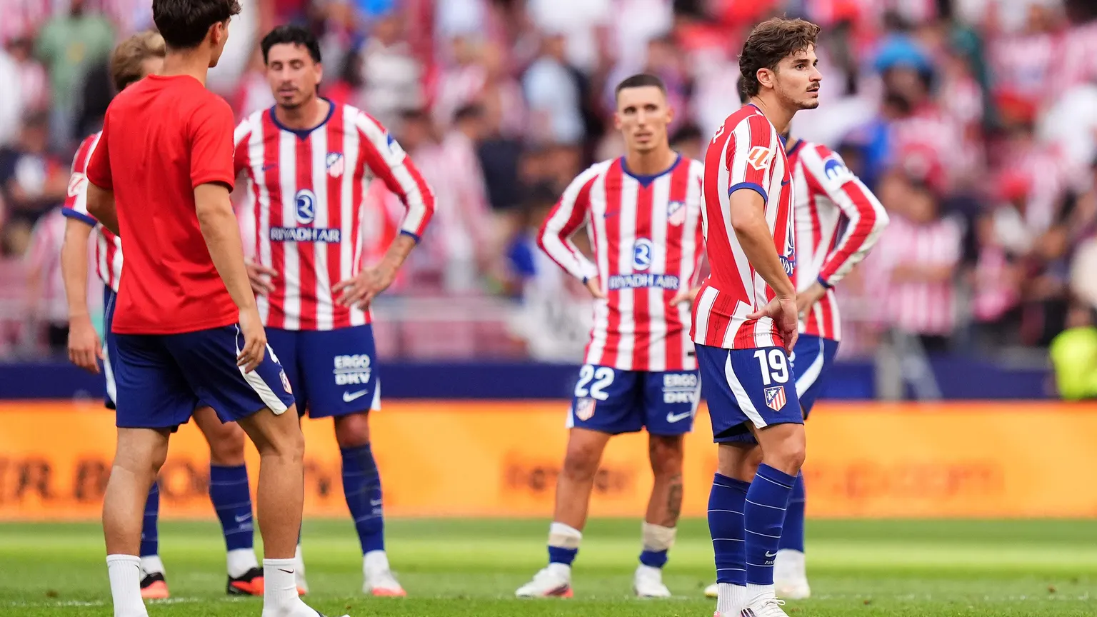 صورة مرافقة للخبر: ما القنوات الناقلة لمباراة أتلتيكو مدريد ومانشستر يونايتد في دوري أبطال أوروبا 2026-2027؟ وكيف تشاهدها عبر الإنترنت؟