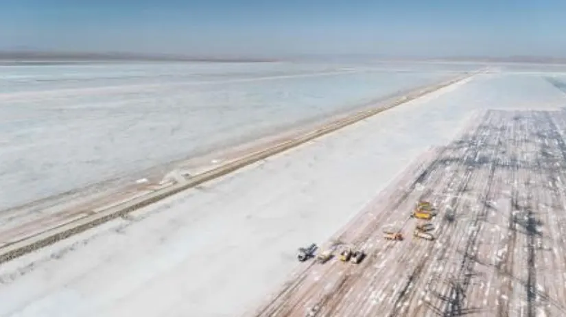 Image accompanying: Turkiye’s Salt Lake, life in the shadow of drought