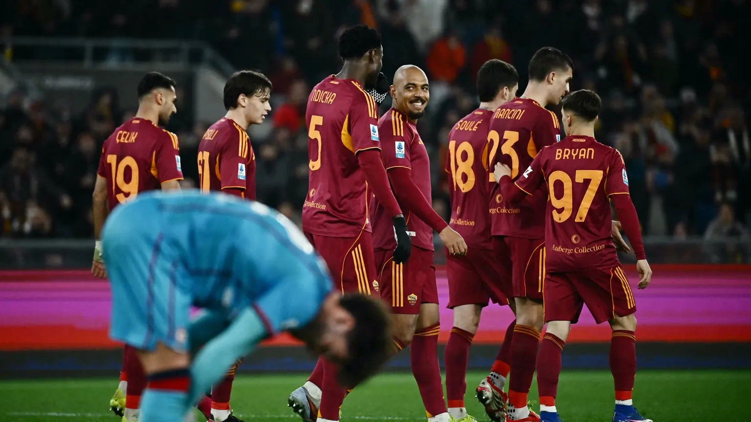 صورة مرافقة للخبر: ما القنوات الناقلة لمباراة روما وكالياري في الدوري الإيطالي 2026-2027؟ وكيف تشاهدها عبر الإنترنت؟