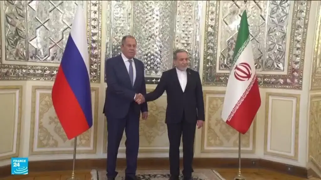 صورة مرافقة للخبر: لافروف في طهران.. موسكو تدفع نحو التسوية بالطرق الدبلوماسية وسط تصاعد التوترات