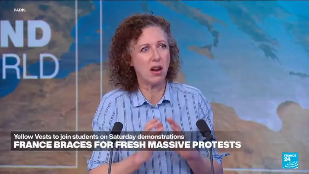 Image accompanying: France braces for massive protests: Yellow Vests to join students on Saturday